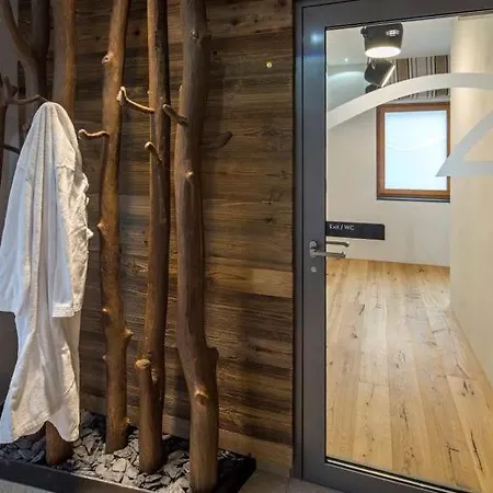 Sleeps 6 Wifi